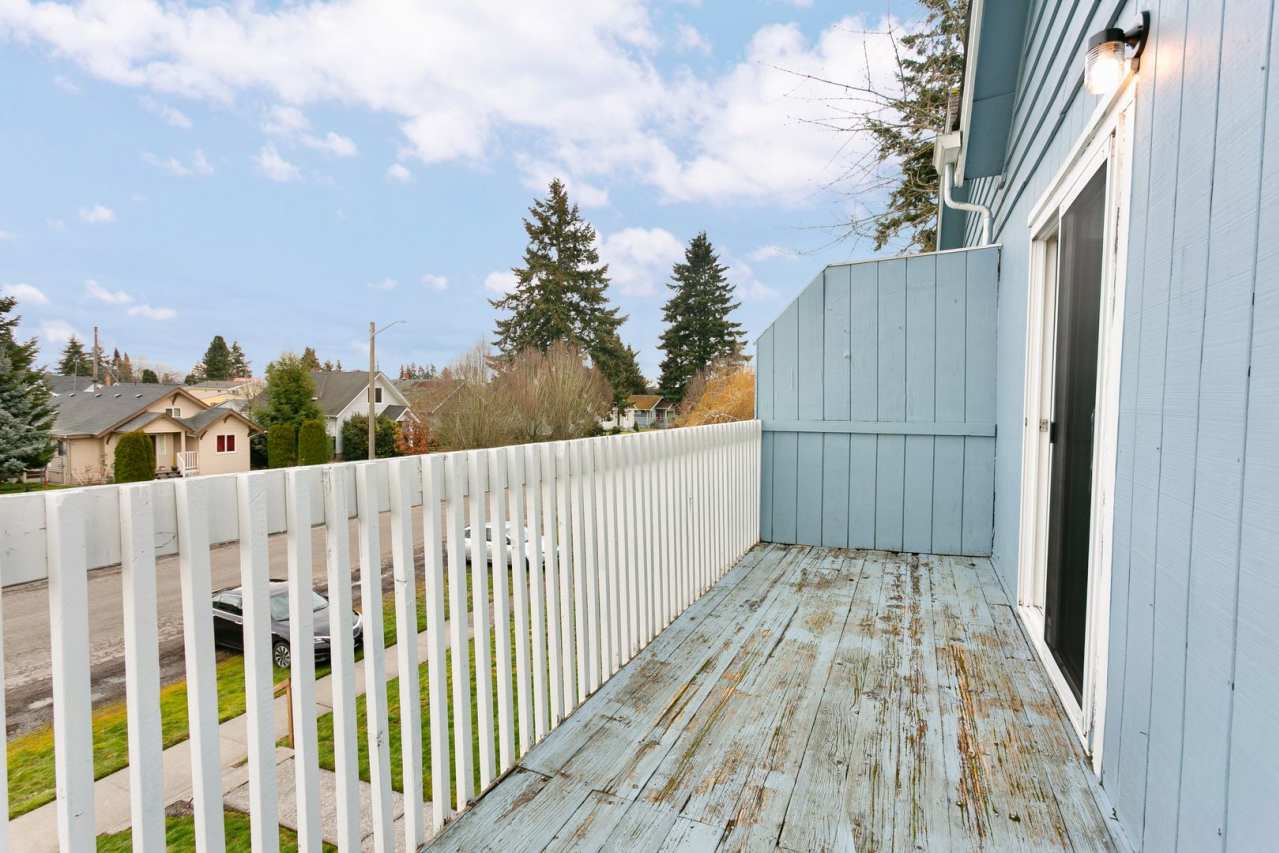 3572-3574 East F Street