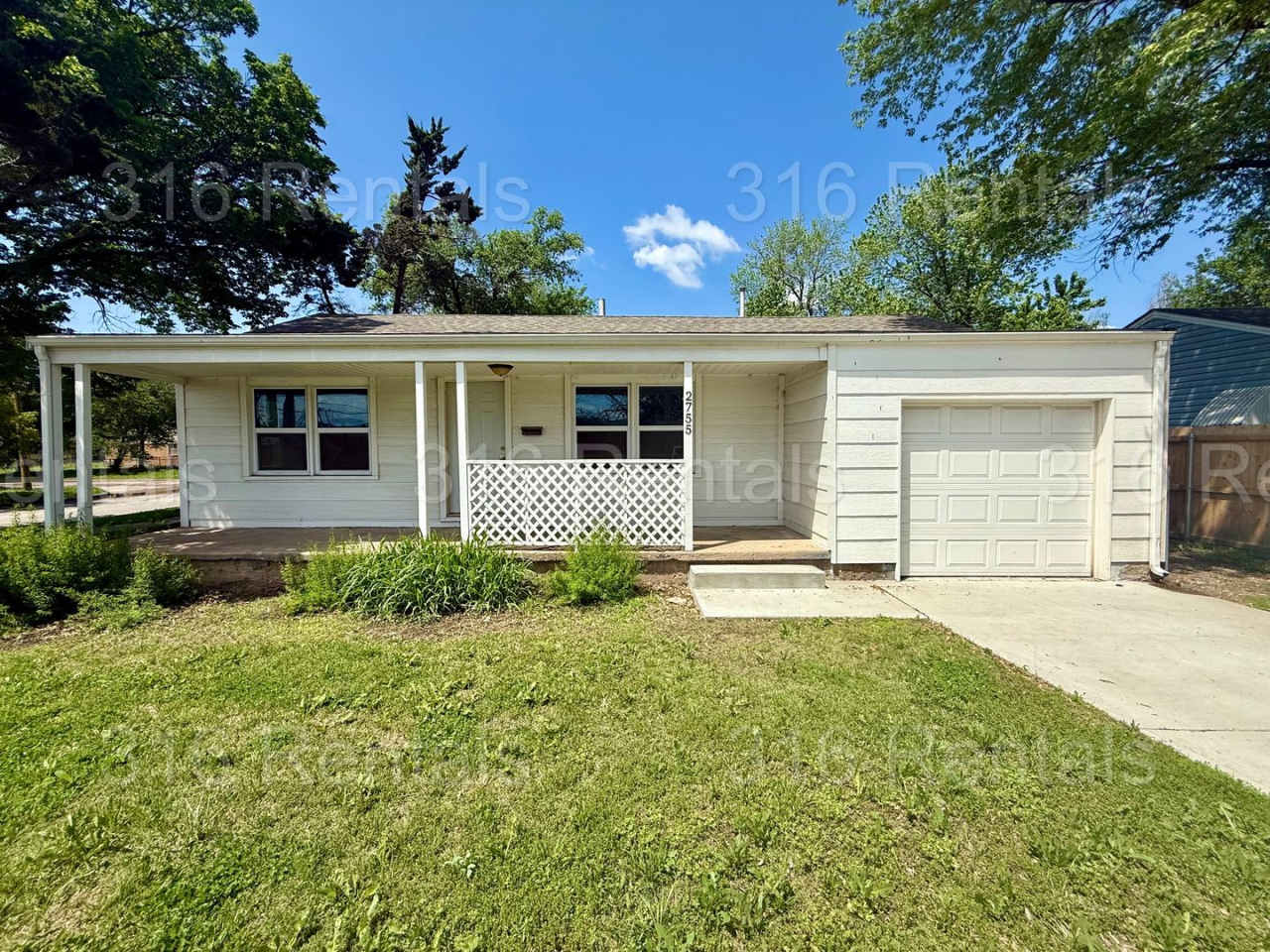 $1100 - 2 bed 1 bath - Single Family Home