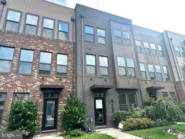 43309 JOHN MICHAEL Terrace