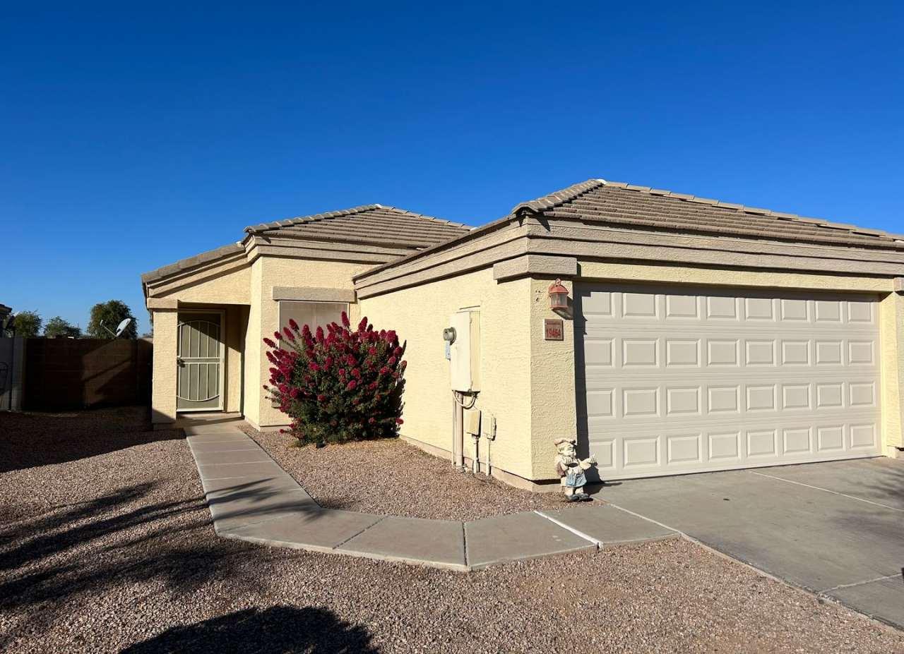 3 bedroom 2 bathroom home in Maricopa
