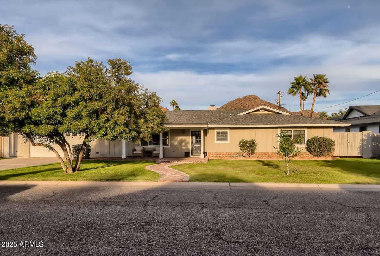 4542 E CALLE VENTURA --