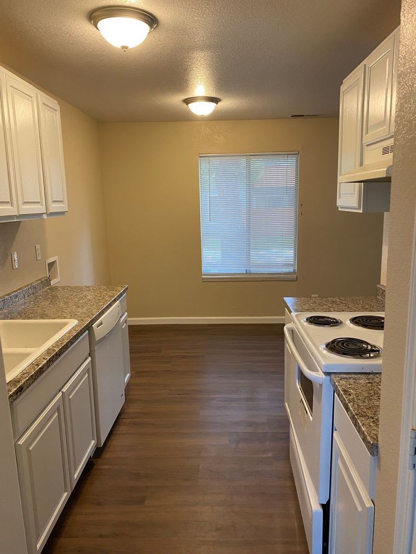 4606 Neil Road Unit 189