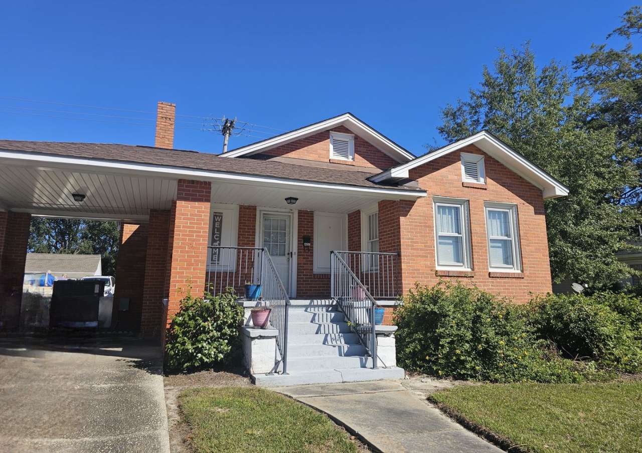 3 BD / 2 BA Unfurnished