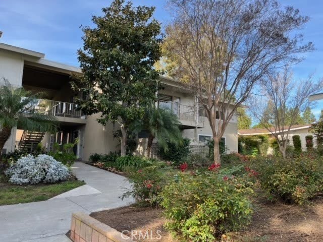 375 Avenida Castilla