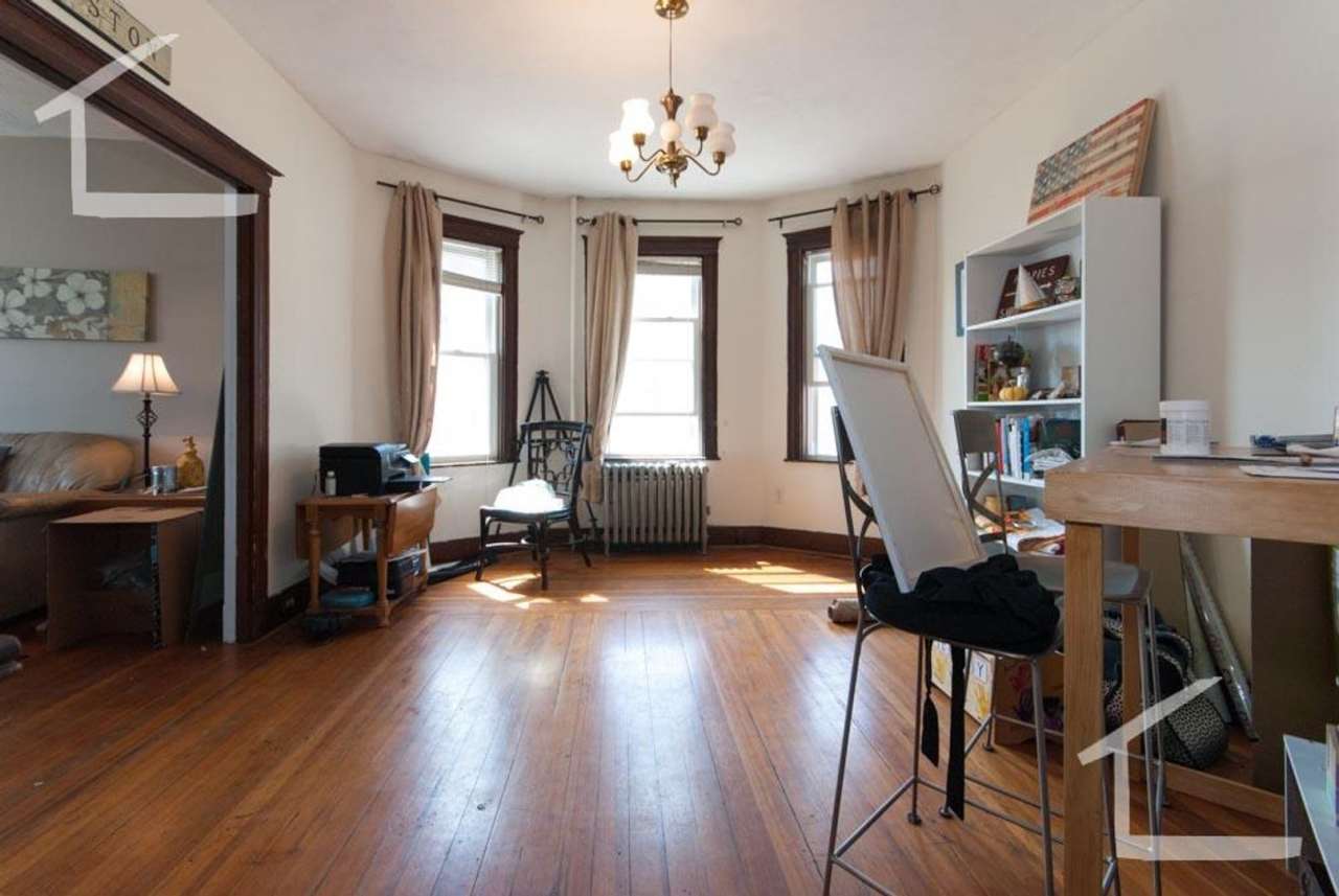 Huge 4 bed in Oak Square