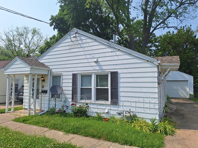 717 East Gift Avenue