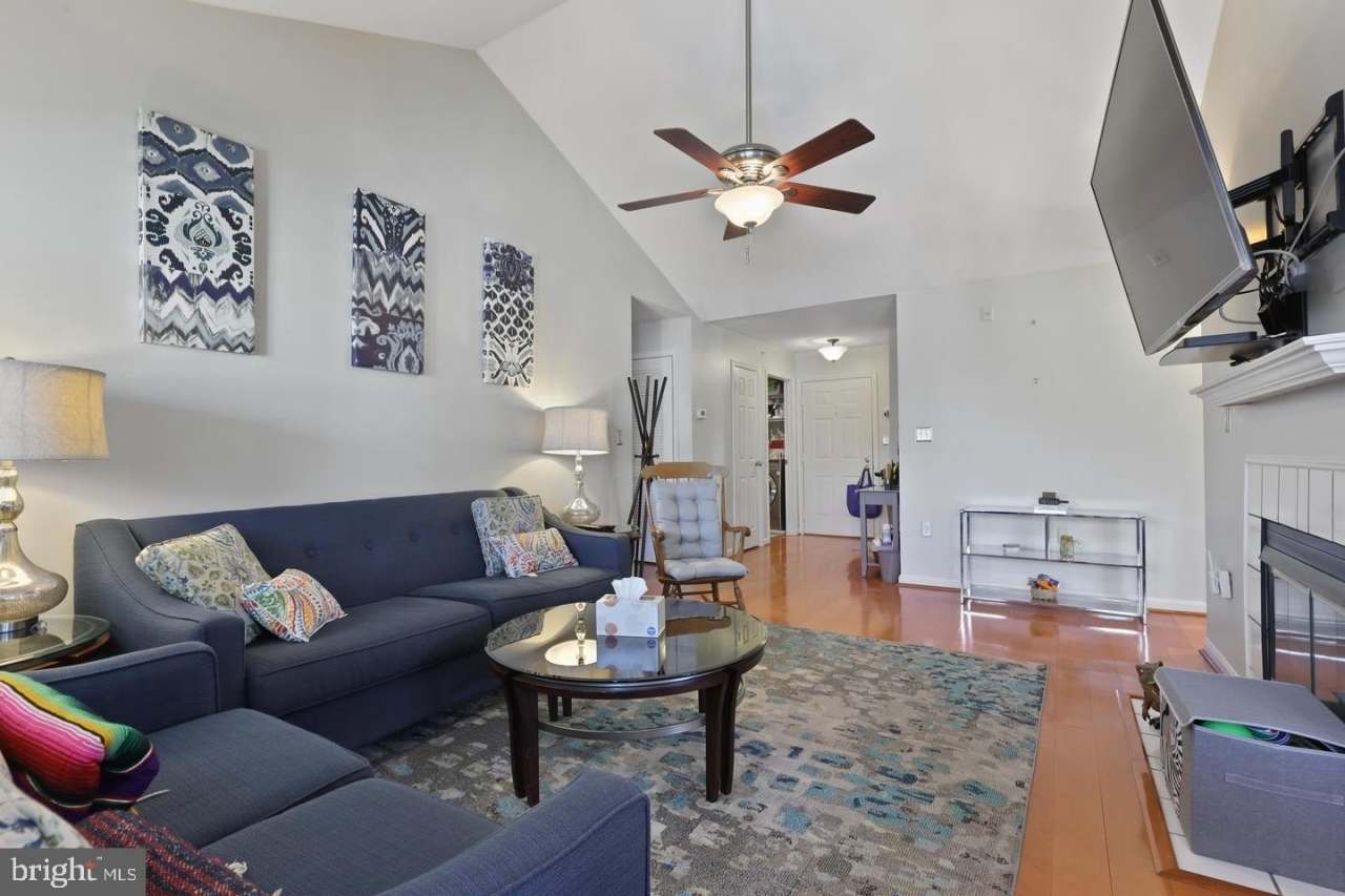 5960 MILLRACE Court unit: B301