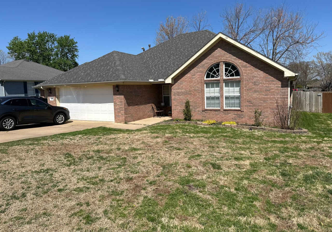 Available May 1st – Spacious 3 Bed, 2 Bath Home for Rent in Lowell, AR!