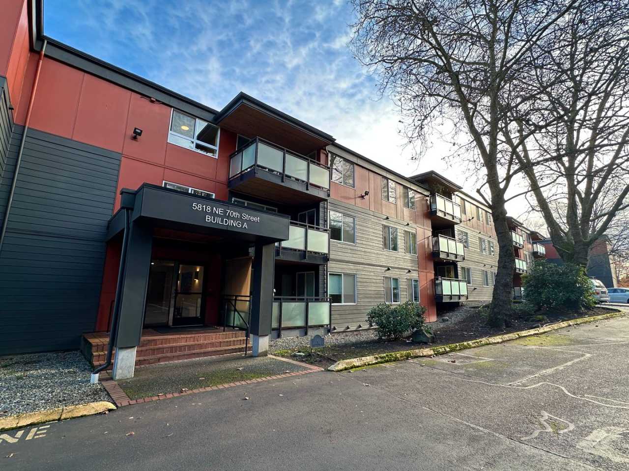 Sand Point Condo with Amenities!