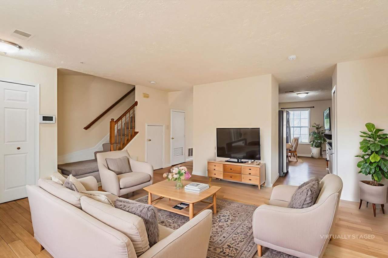 Spacious Townhome with 2 assigned parking spots