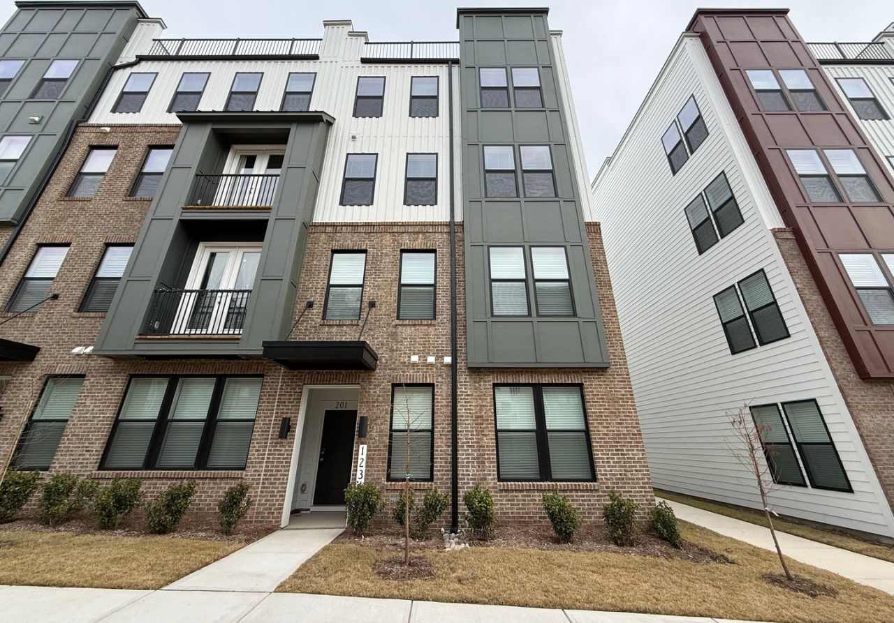 **OFFERING FIRST MONTH'S RENT FREE, $200 MOVE IN PROMOTION  REFUNDABLE APPLICATION FEES** New Construction 3BD, 2.5BA Raleigh Townhome-Style Condo with 1-Car Attached Garage  Rooftop Terrace in Downtown Raleigh