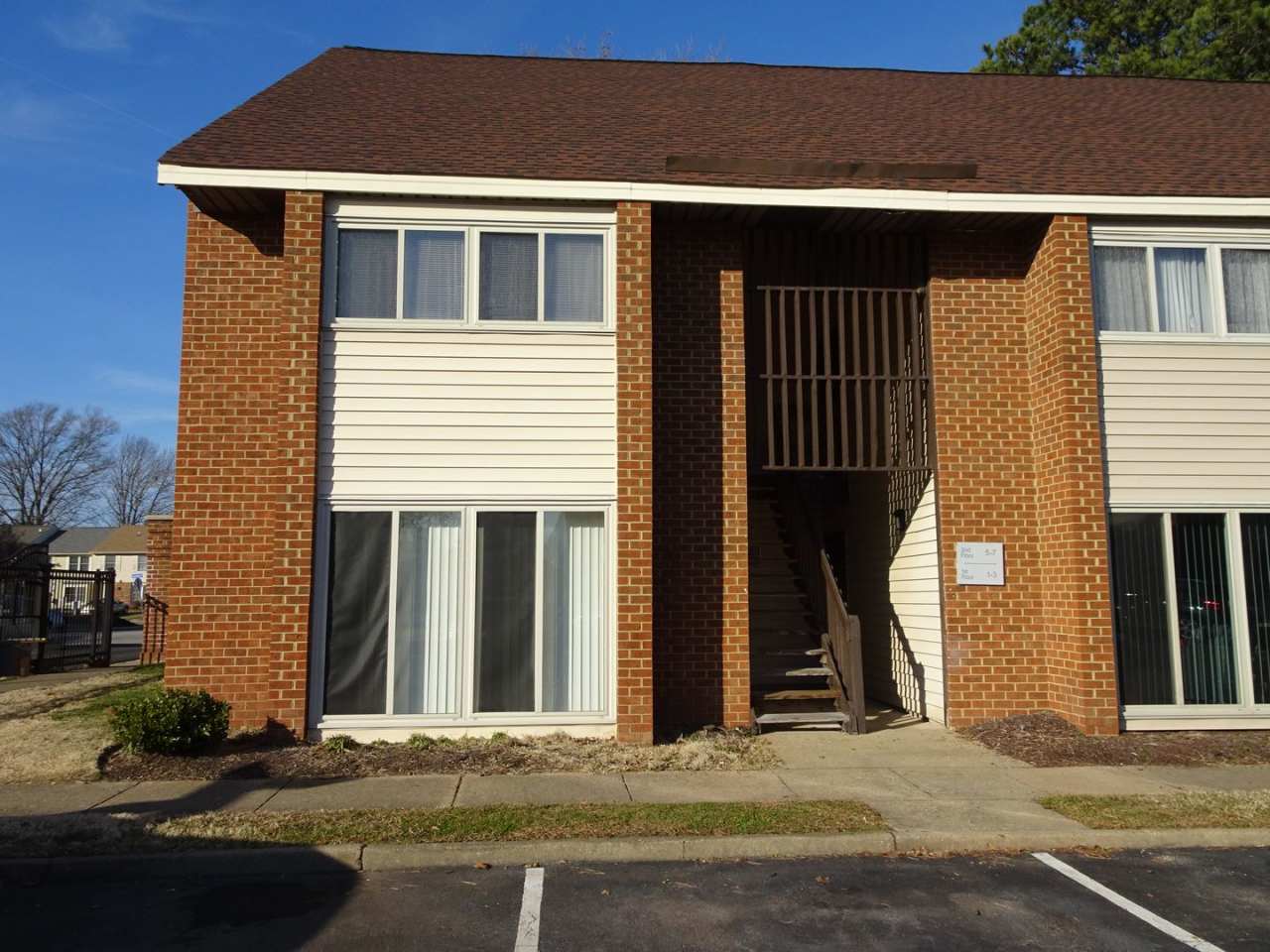 2 Beds 1 Bath Apartment