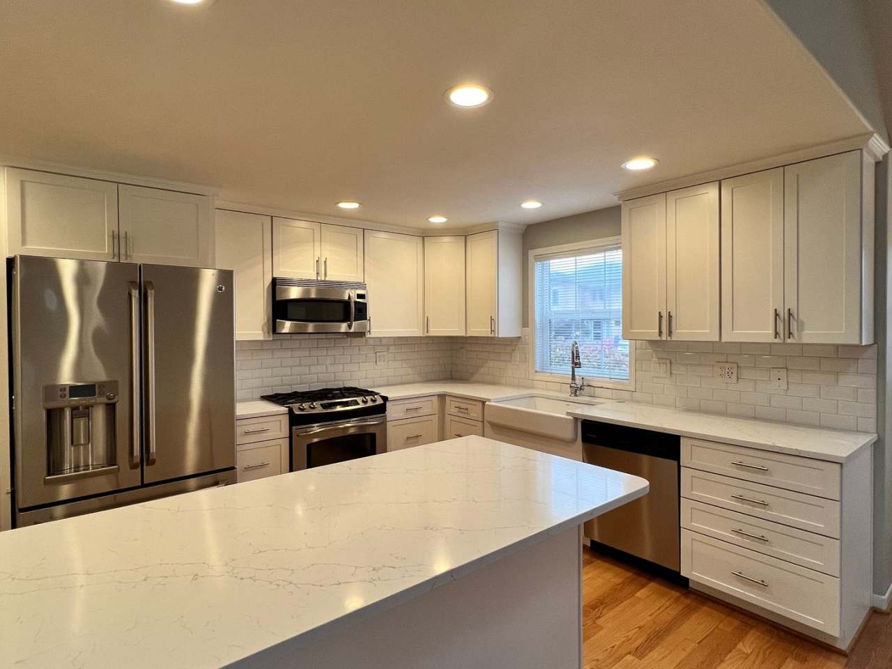 PRISTINE 3Bd/Den with HUGE Yard - RARE HANDICAP ACCESSIBLE Ceiling Lift Track System in Master Bedroom/Bathroom!