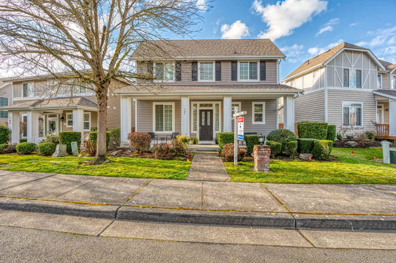 For Rent – Elegant 3-Bedroom Home in Puyallup, WA!