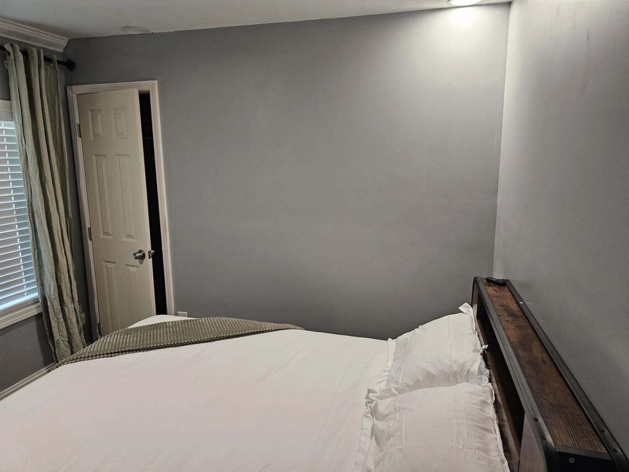 Room in 4 Bedroom Home at Baker Terrace NW