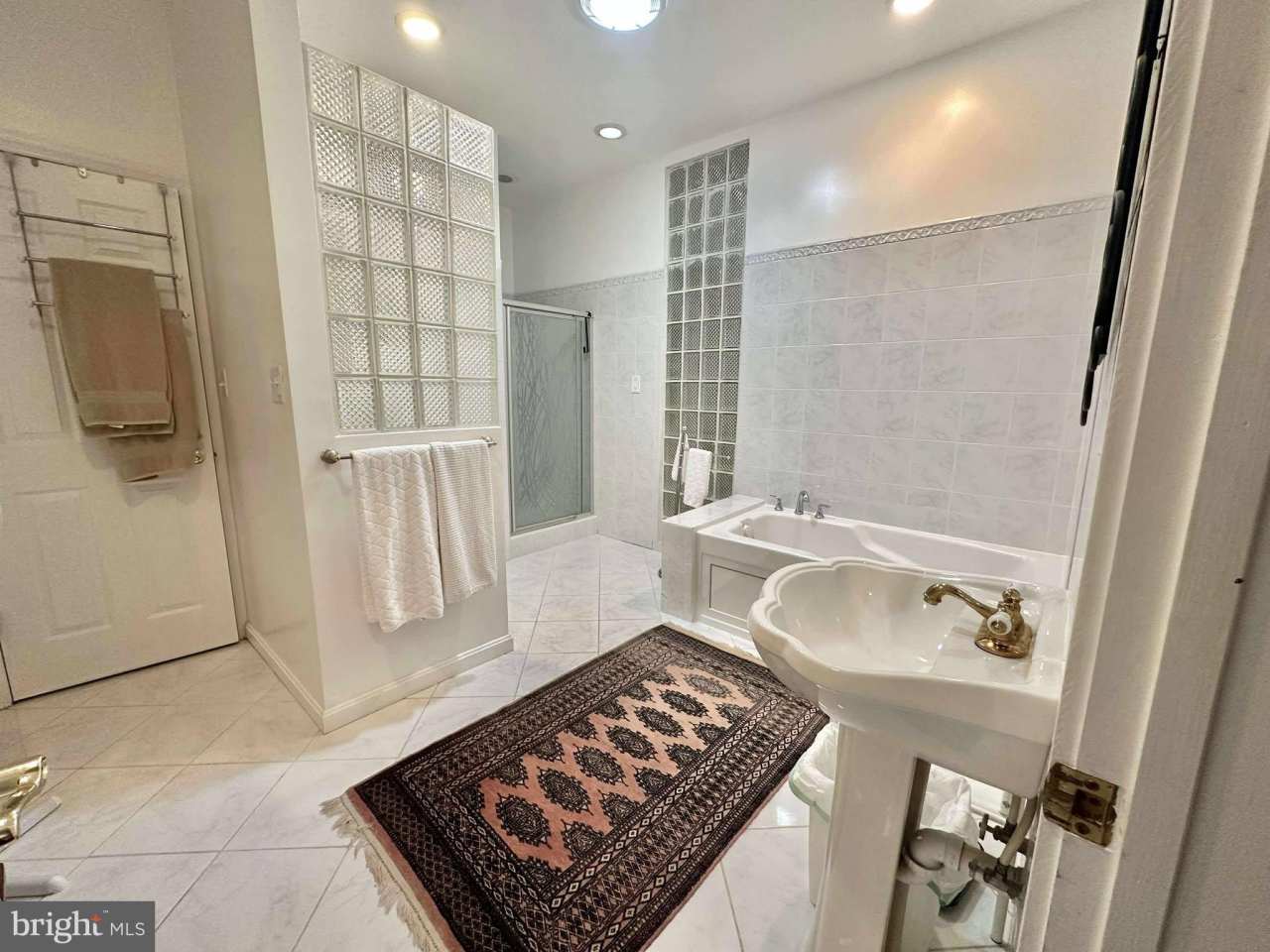 2403 SHREVE HILL Road