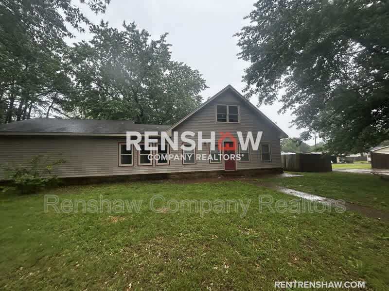 76 Crestwood Dr