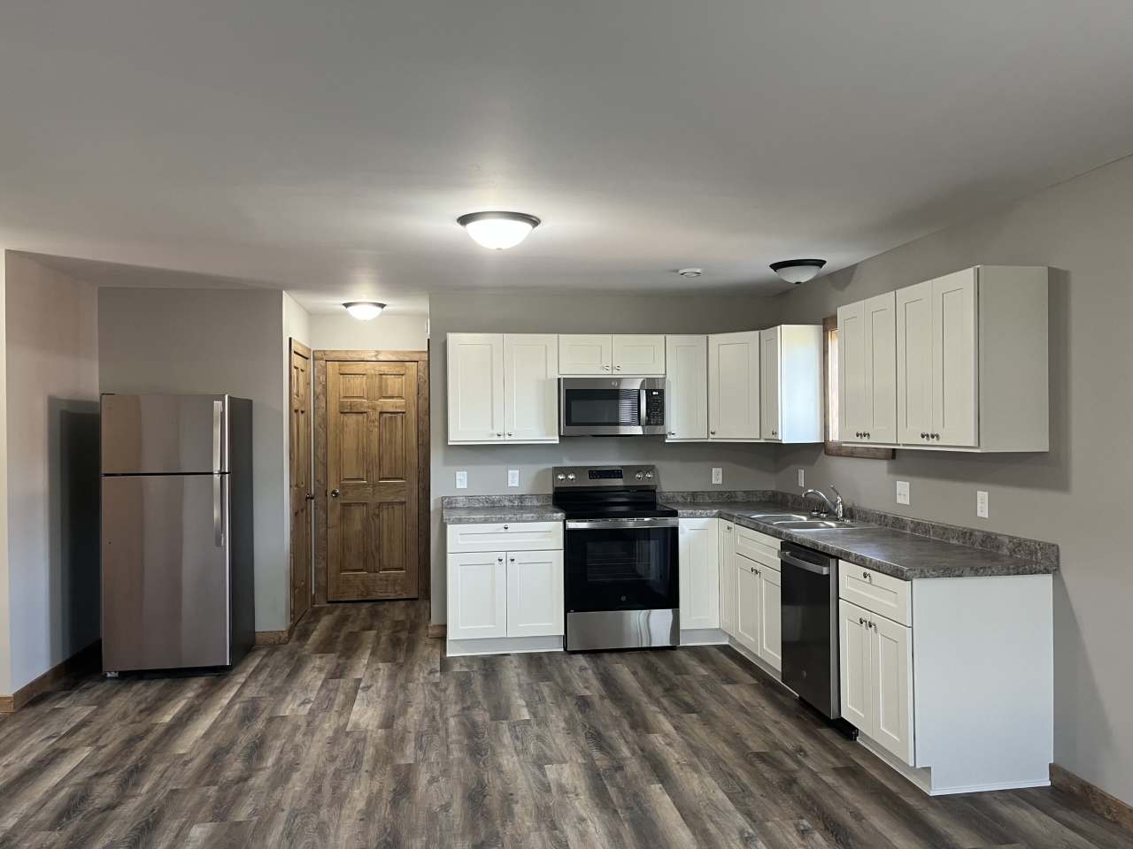 650 Luiken Street - 2