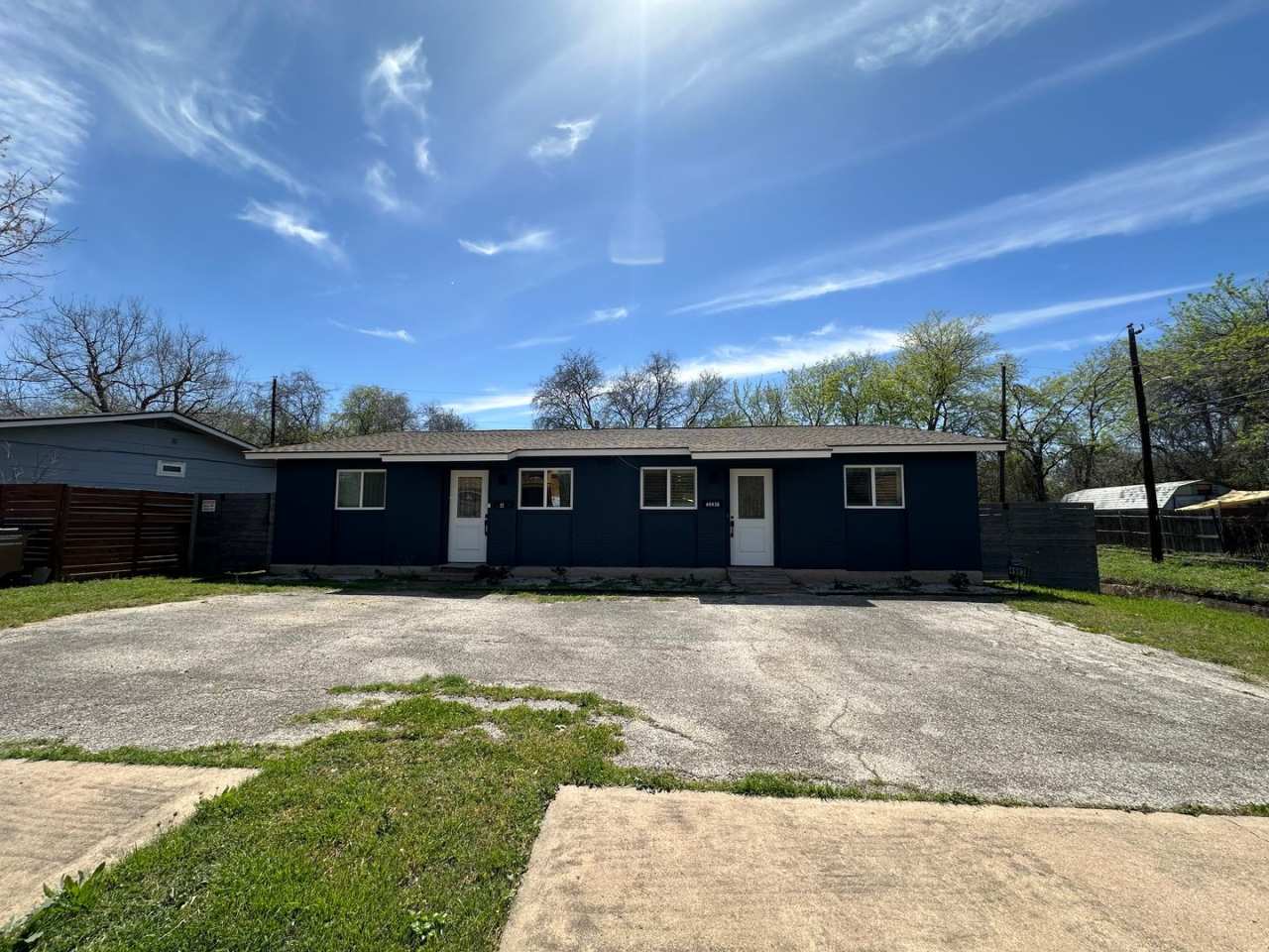 Darling Duplex Unit Single Story 2 Bedrooms 1 Bathroom for Rent in Central Austin!