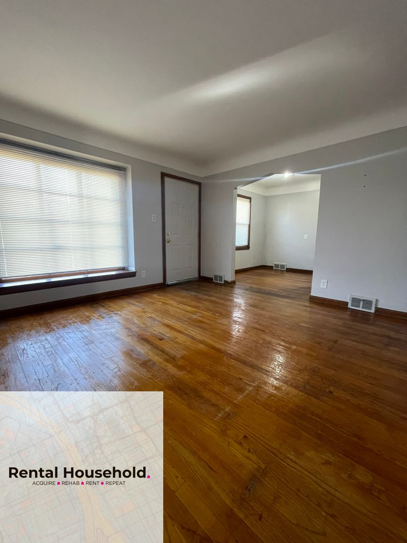 ~ 3 BEDROOM 1 BATH BUNGALOW SECURTIY DEPOSIT SPECIAL ~$500