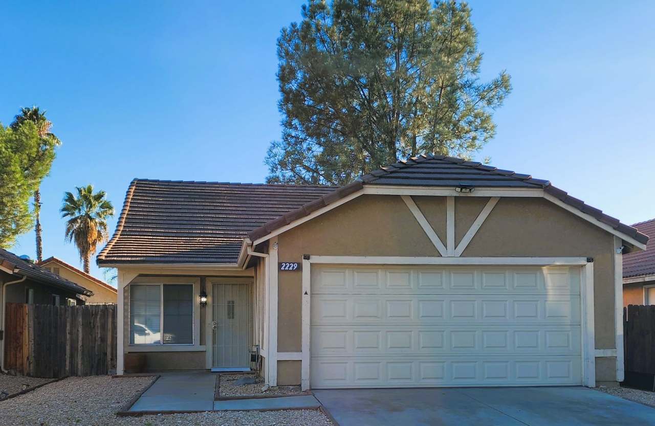 2229 Rose Ave Hemet, CA 92545