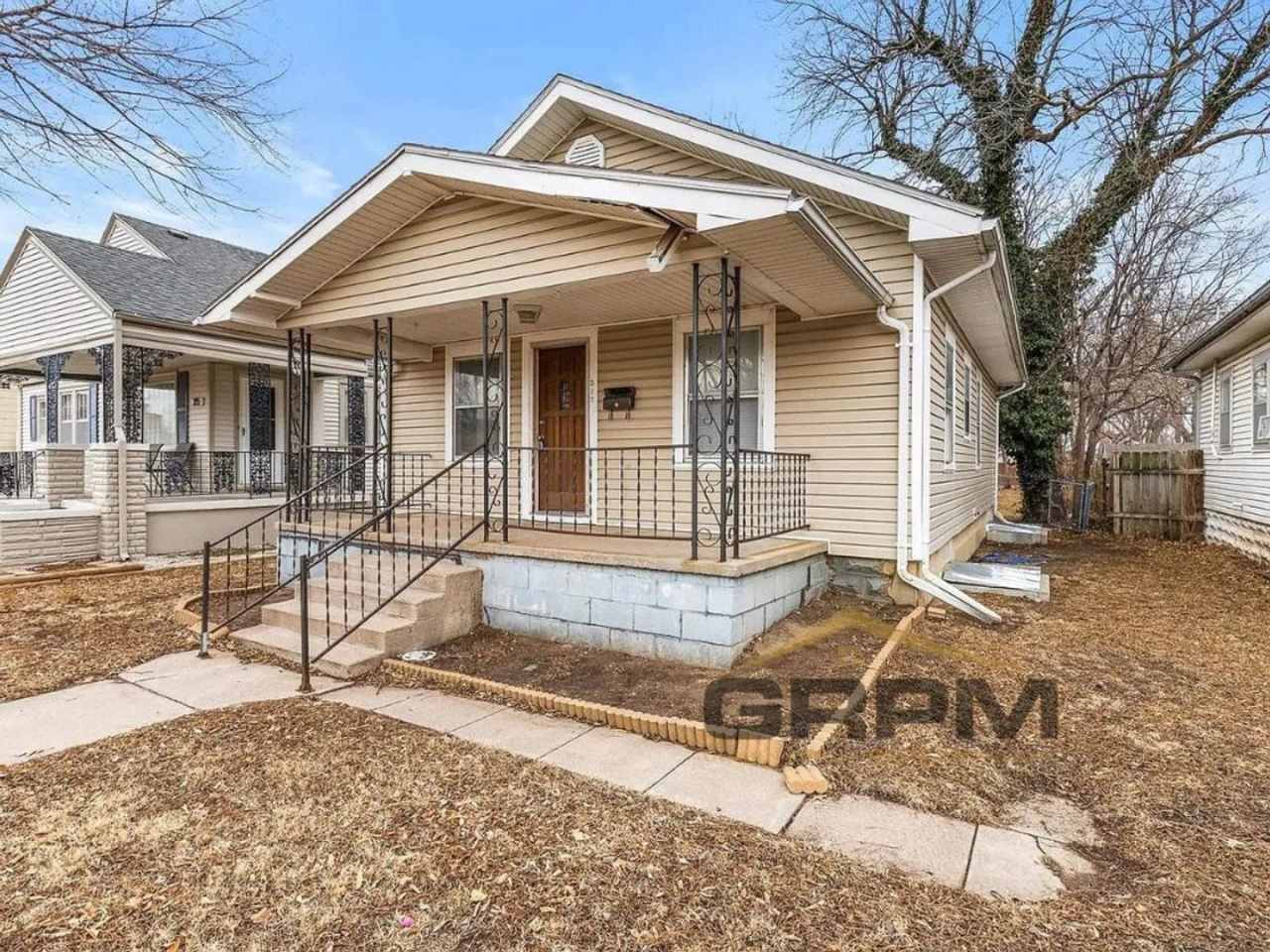 Updated 2 bed 1 bath bungalow
