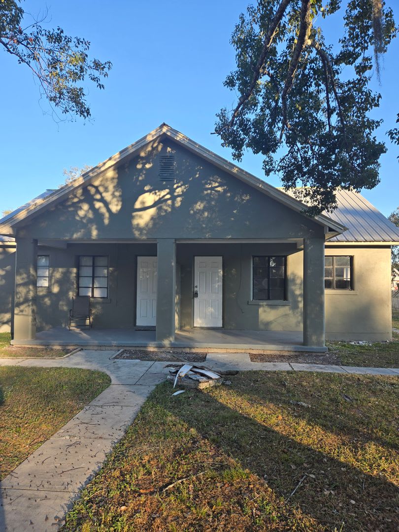 Charming 1-Bedroom Home for Rent in Zephyrhills!