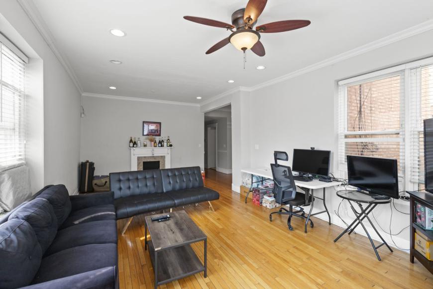 433 W Wellington Ave