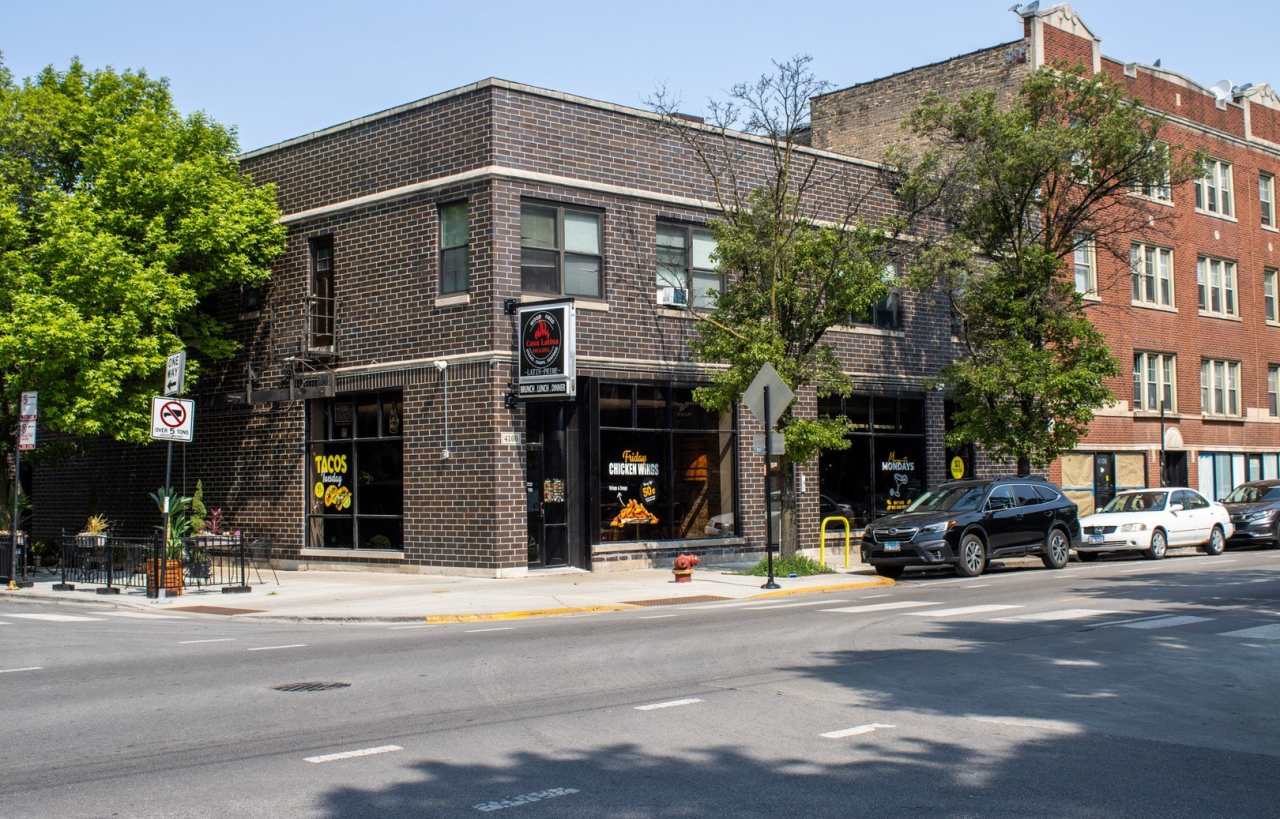 3208 W Belle Plaine Avenue