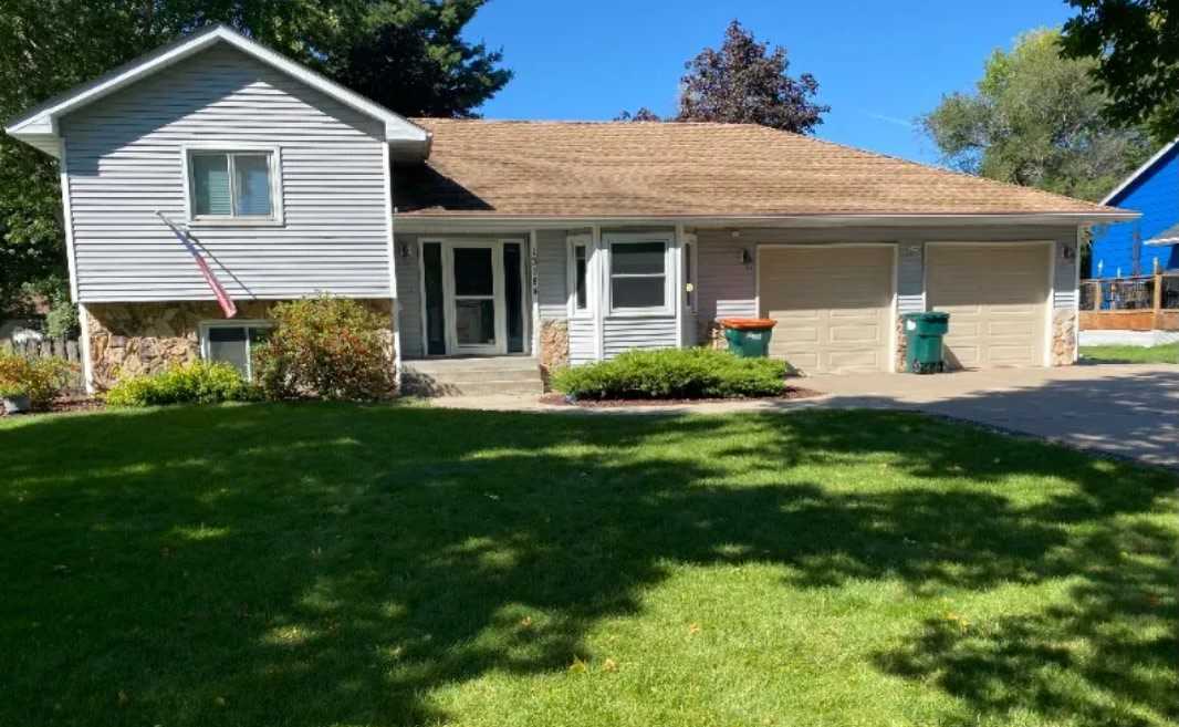 13184 Isanti St NE