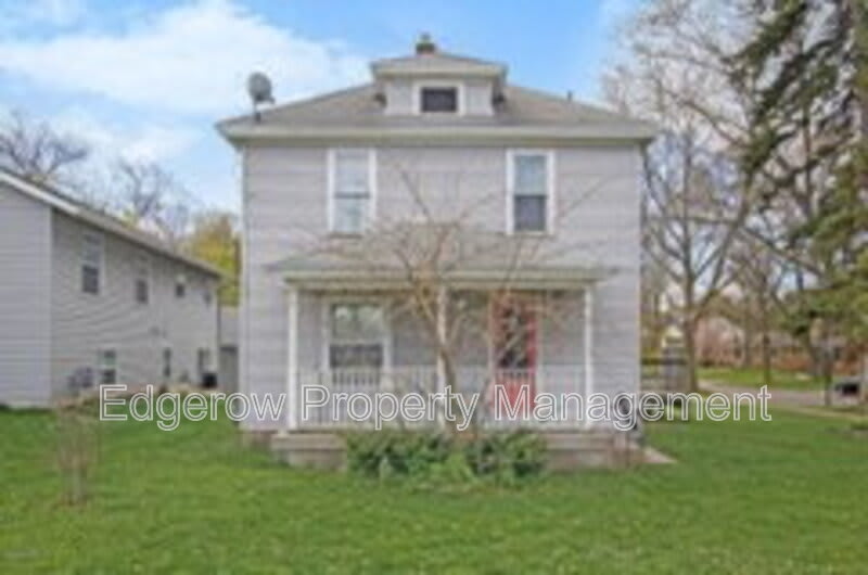 352 Holmdene Blvd NE