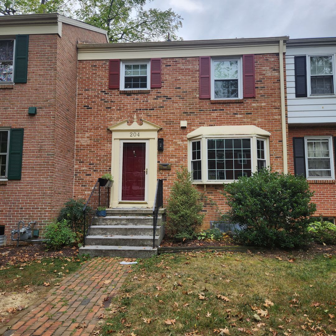 204 Huntington Lane- Oak Manor Townhouse| 3 bedroom | 07/16/2026