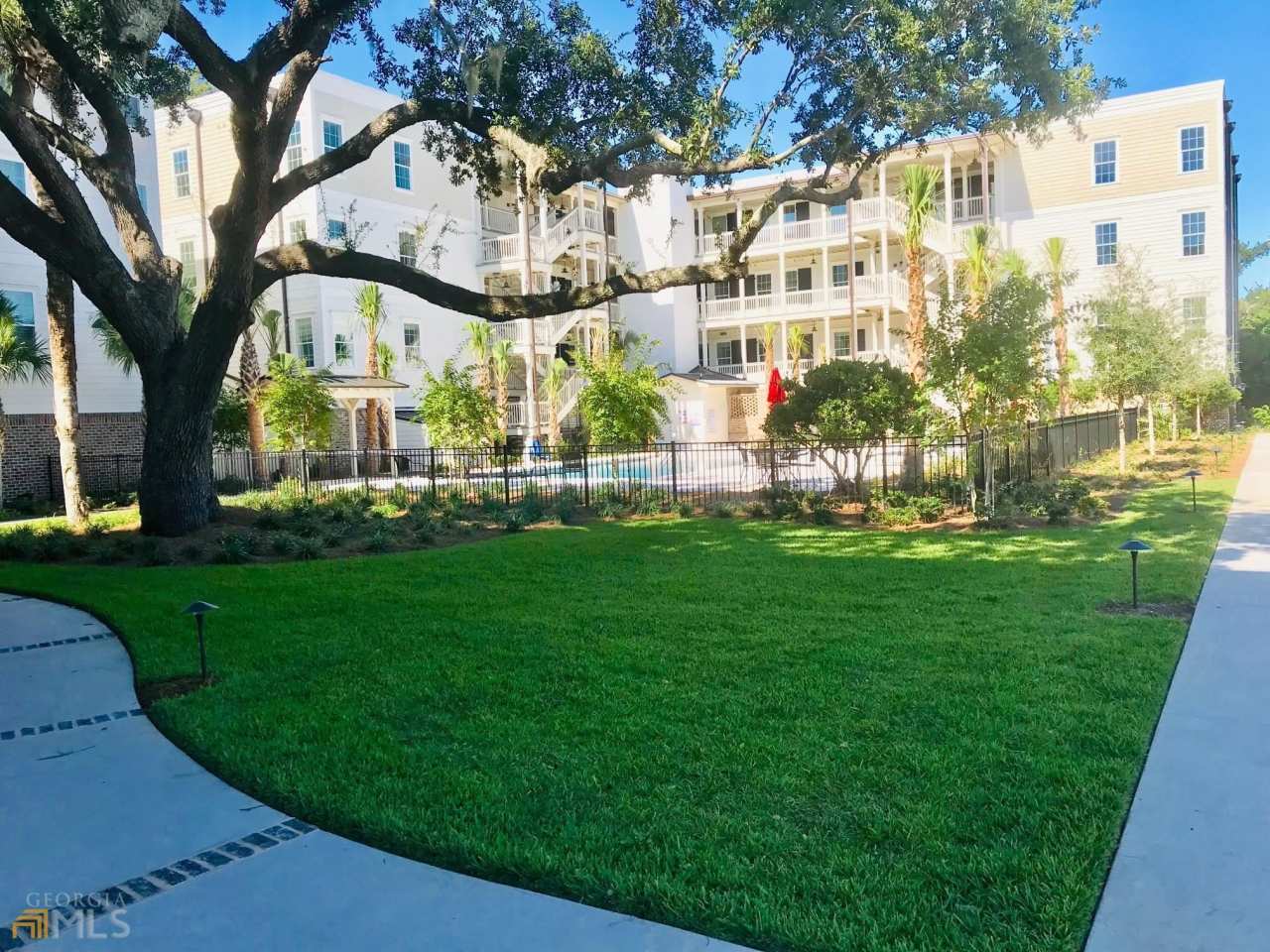 111 Gascoigne Avenue unit: 204