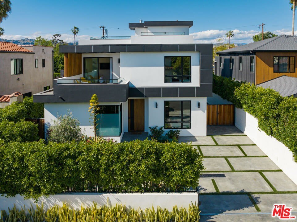 6201 Lindenhurst Ave