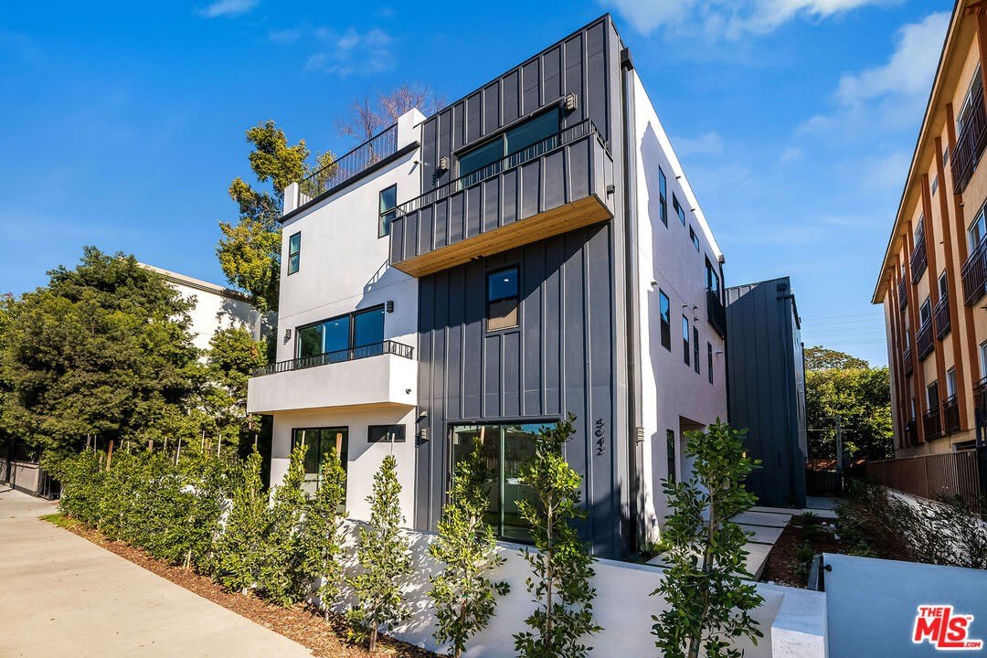 5042 Laurel Canyon Blvd