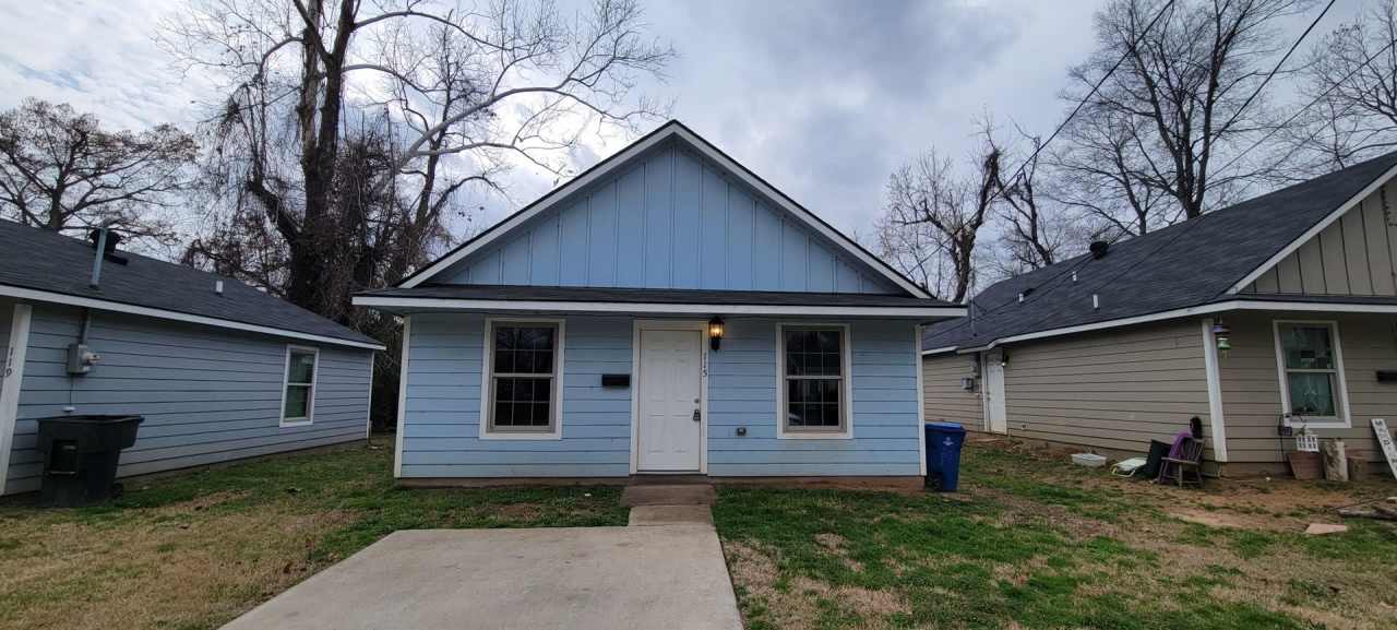 Amazing 3 Bed/1 Bath, Newer Construction, near Querbes Golf Course!