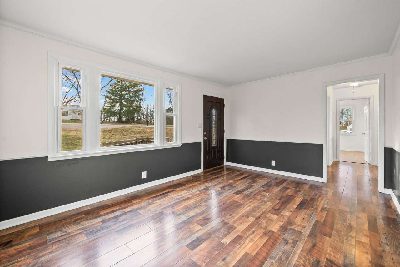 3 Bedroom Pet Friendly Home For Rent!