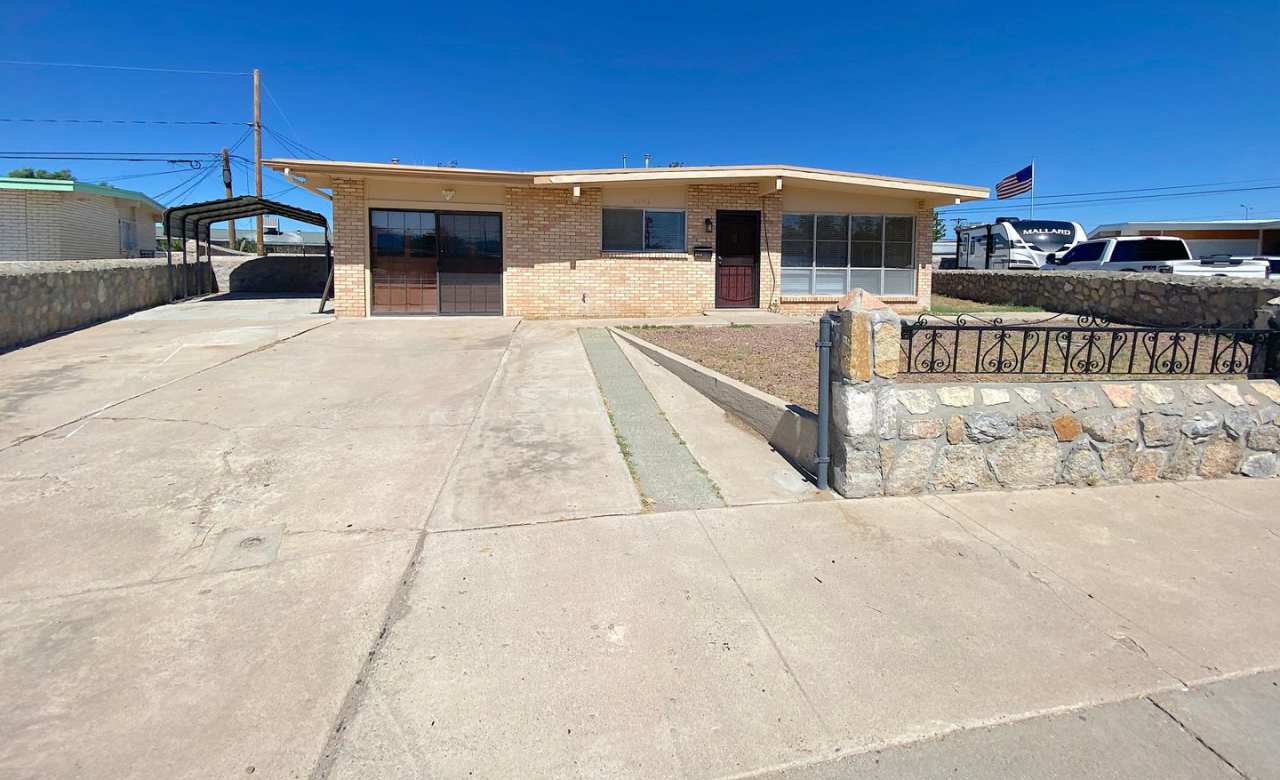 Northeast El Paso 3 bed with Refrig A/C