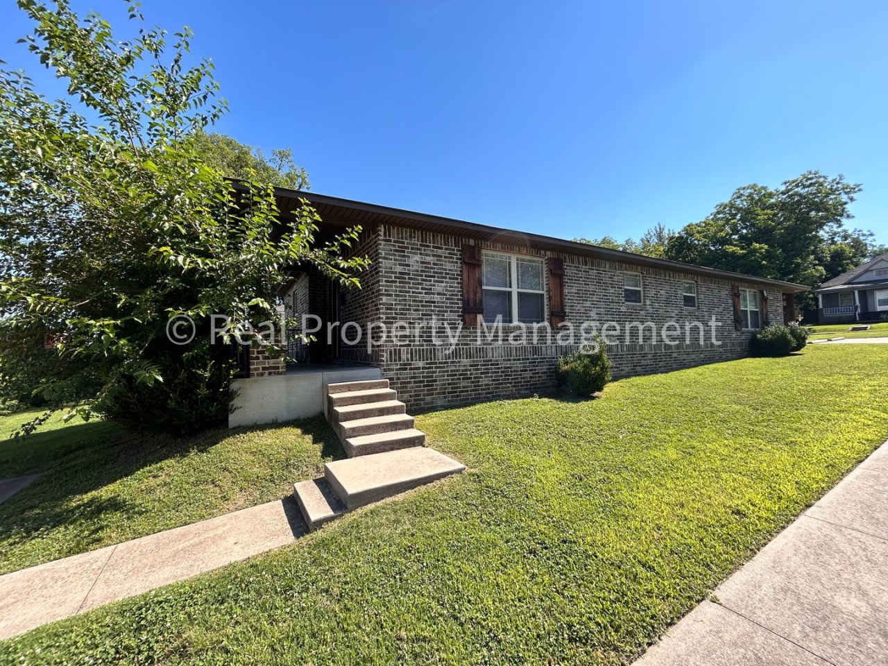 HALF OFF MOVE IN RENT! 2 bed 2 full bath duplex ready now!