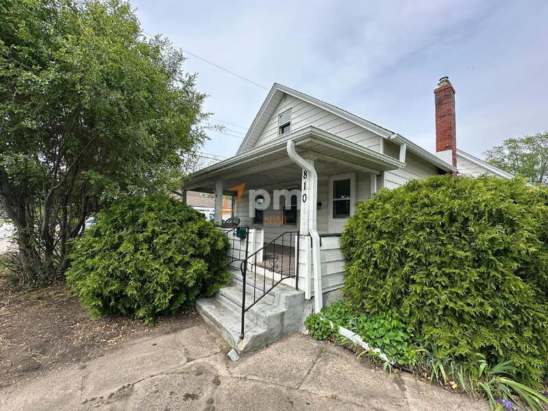 810 Poplar St