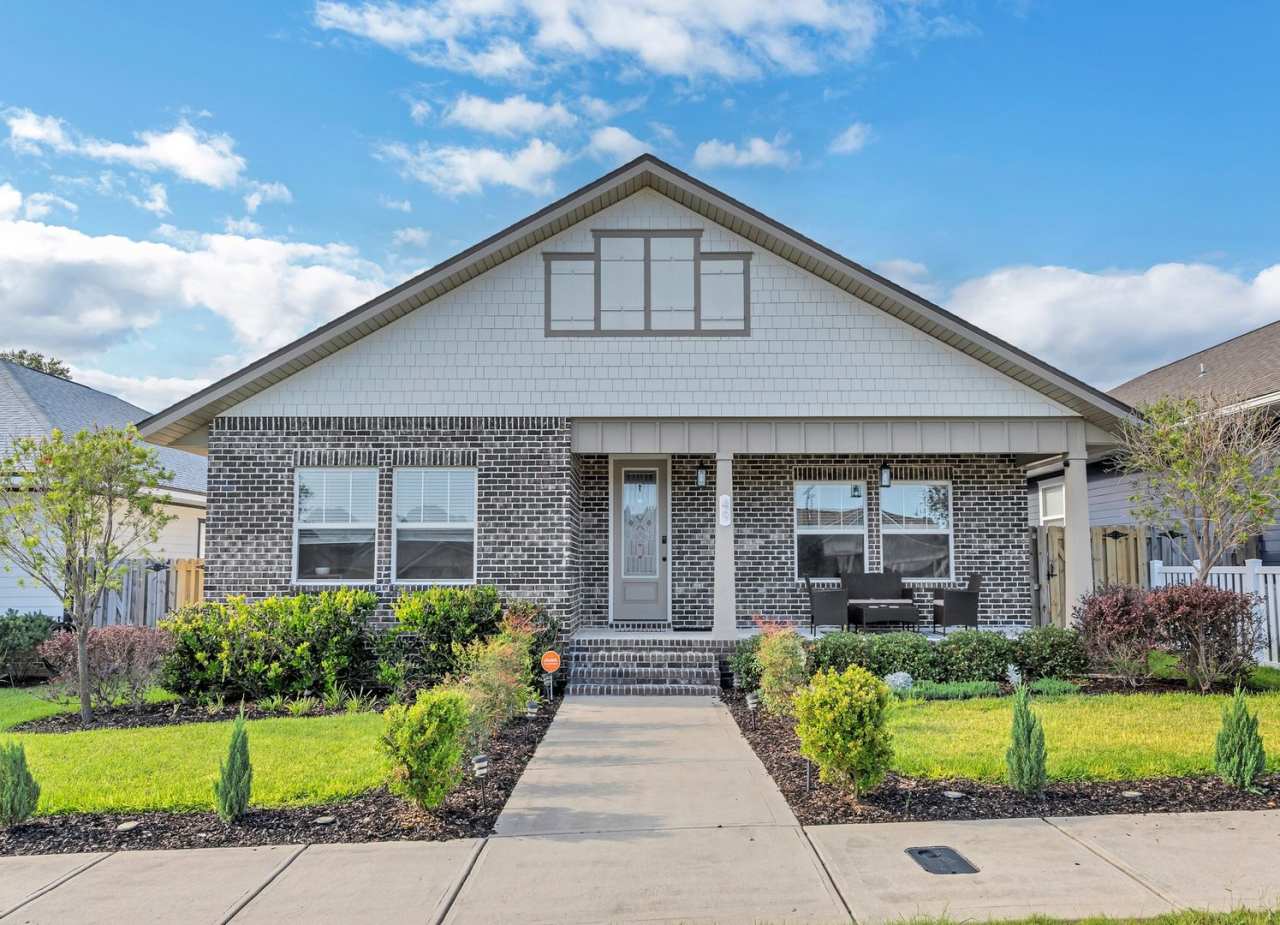 Custom Built Home in Shalimar