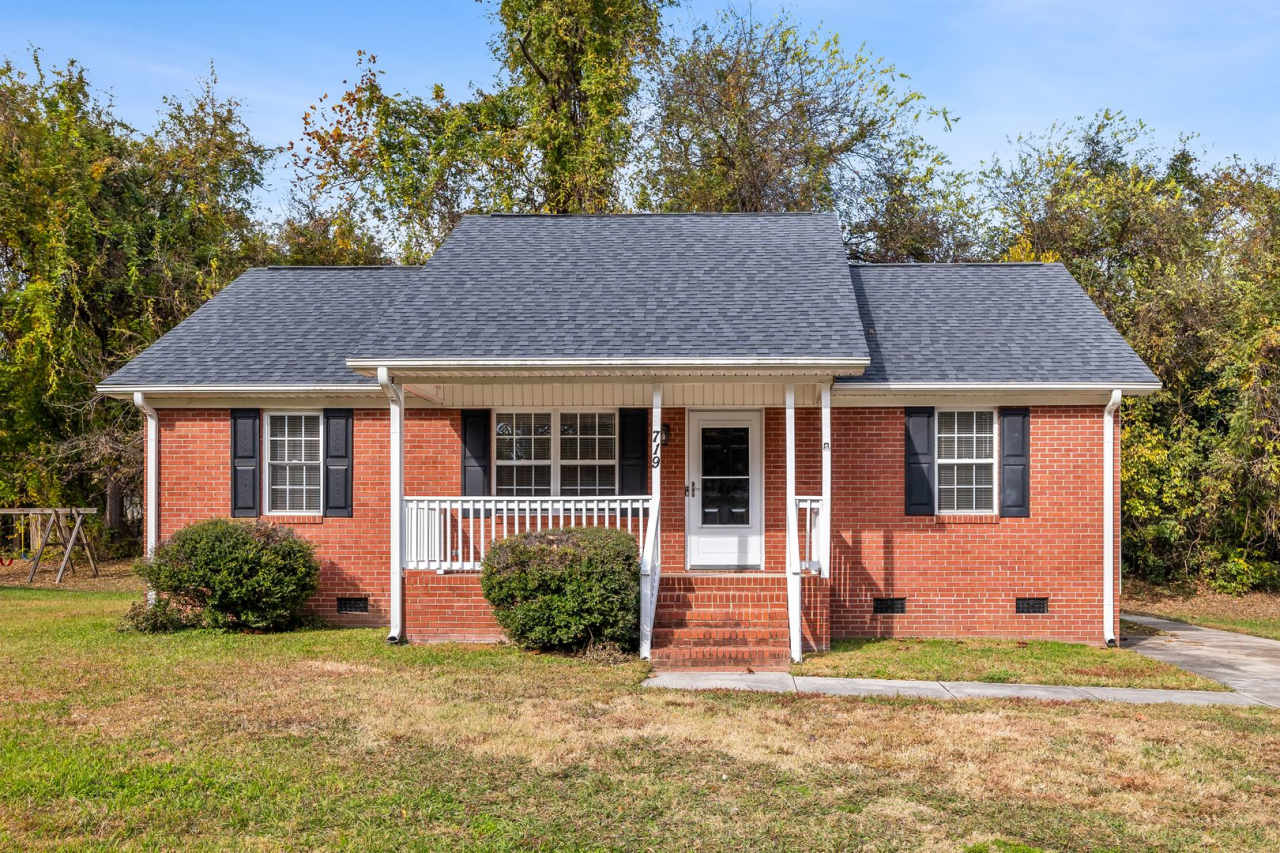 SW - Like New Home! Newer SS Appliances  Cabinets, Ceiling Fans, Blinds, Front Porch and Deck. Musts See!