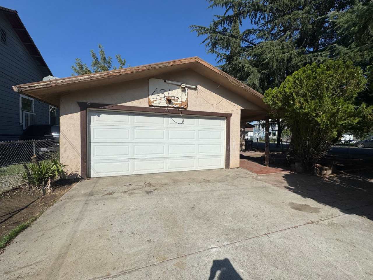 Charming 3 bedrooms 2 baths