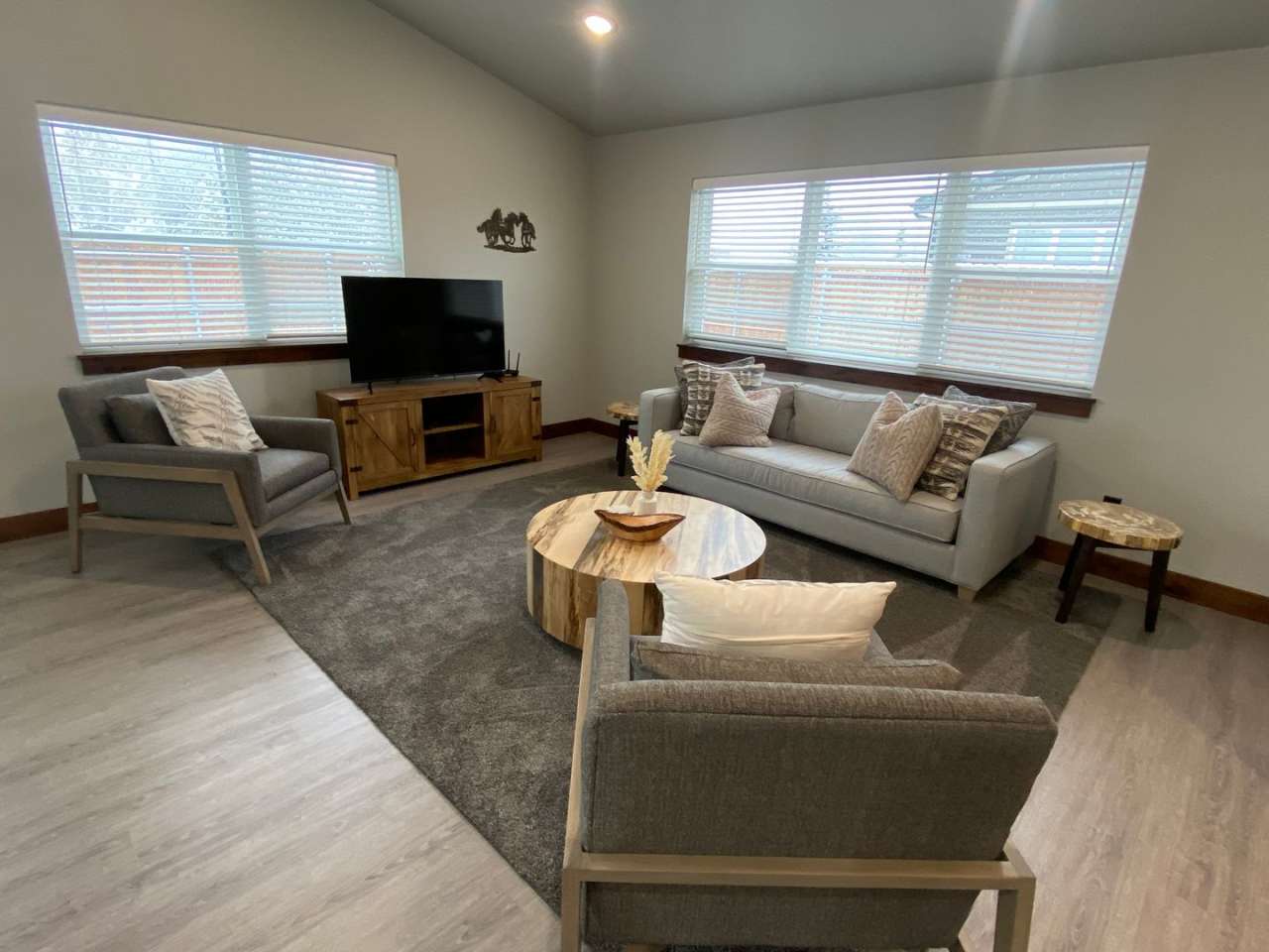 3 bed/2bath Hamilton home -Fully Furnished