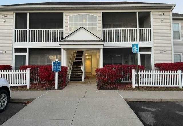 2652 S Knightsbridge