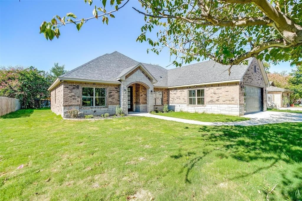 908 Meadowlark Lane