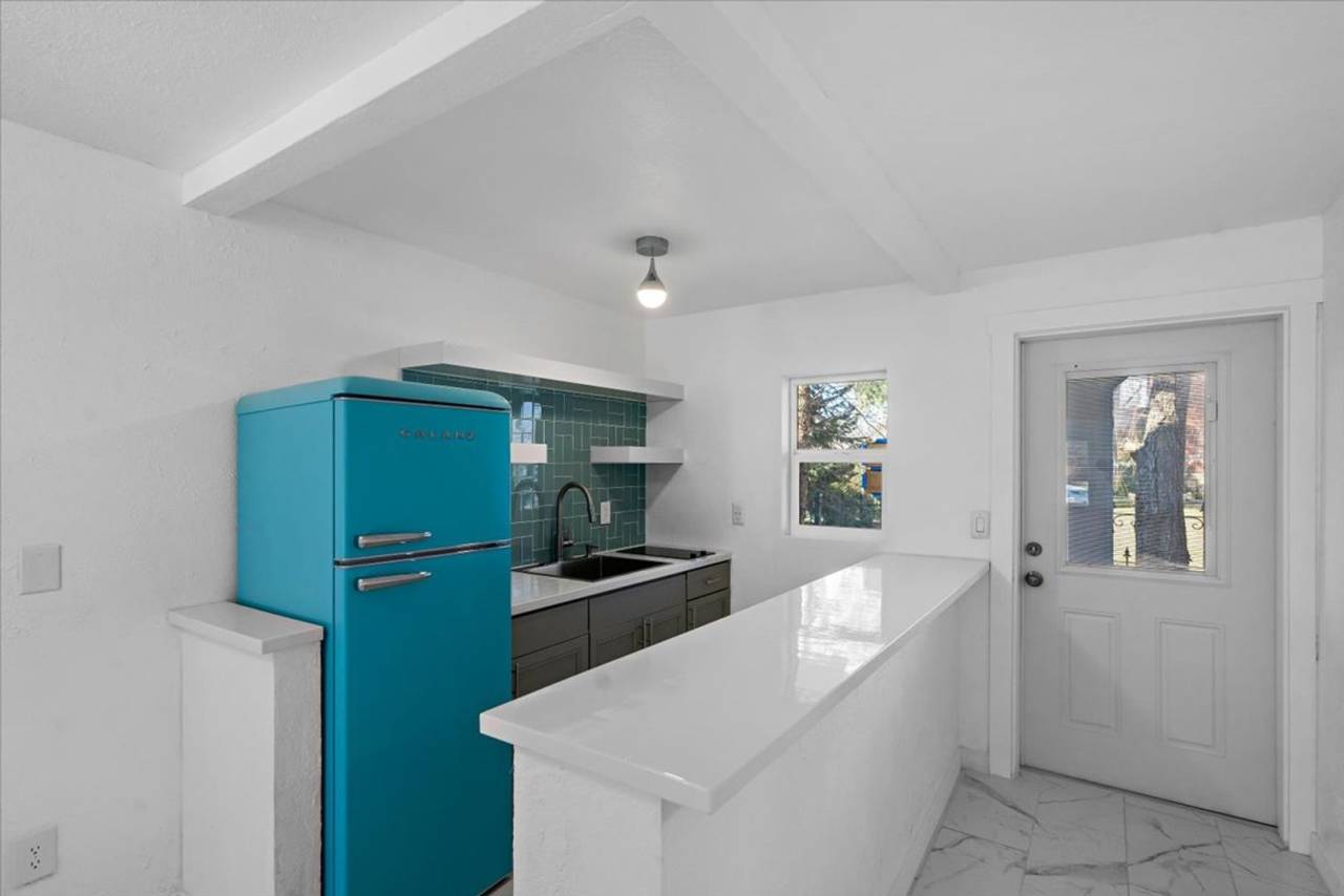 Now leasing BEAUTIFUL and unique DOWNTOWN studios!