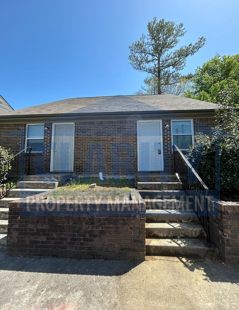 Spacious 2-Bedroom Duplex with Cathedral Ceilings – Now Available!