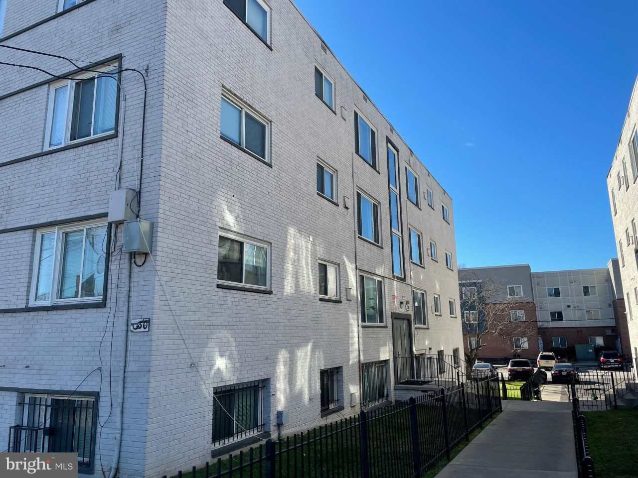330 63RD Street NE unit: 302