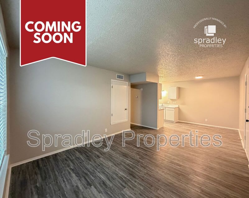 120 W Main St, Apt 25